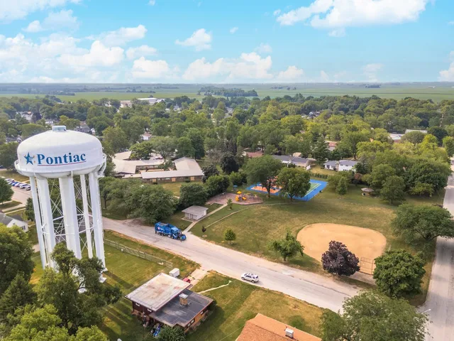 $215,000 | 420 West Bennett Street, Pontiac, IL 61764