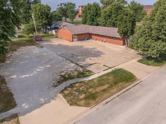 $215,000 | 420 West Bennett Street, Pontiac, IL 61764
