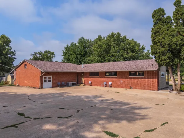 $215,000 | 420 West Bennett Street, Pontiac, IL 61764