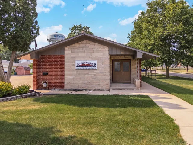 $215,000 | 420 West Bennett Street, Pontiac, IL 61764