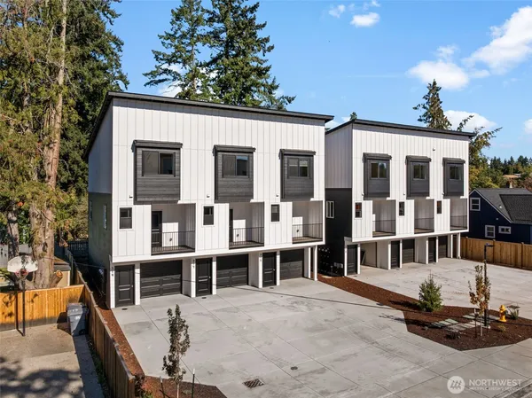 $1,200,000 | 319 118th Street South, Unit 3, Tacoma, WA 98444