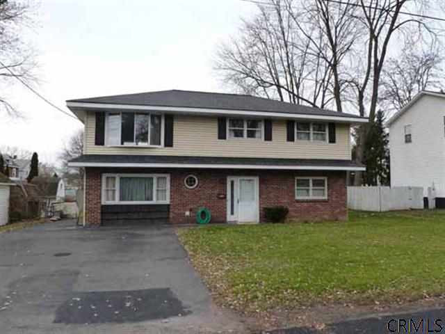 33 Manchester Road Schenectady, NY 12304 - Photo 2 of 10 Photo 2