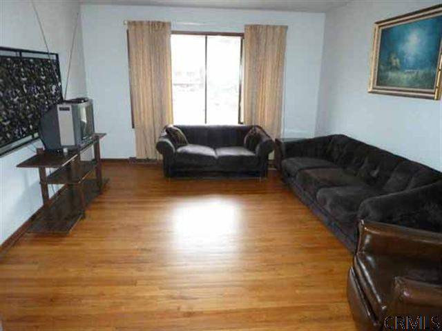 33 Manchester Road Schenectady, NY 12304 - Photo 8 of 10 Photo 8