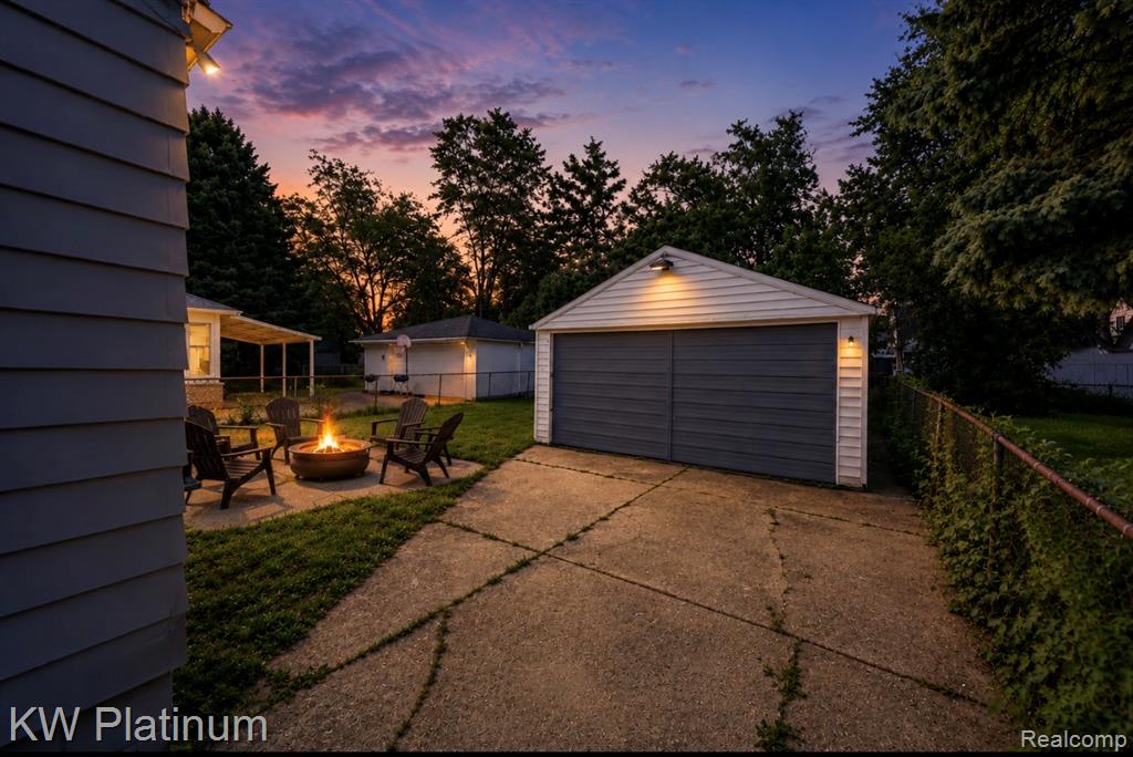 23809 Normandy Avenue Eastpointe, MI 48021 - Photo 2 of 29