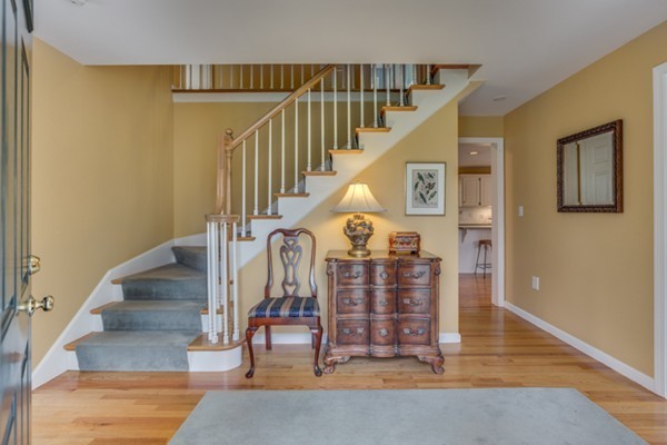 8 Sanderson Road Lexington, MA 02420 - Photo 3 of 19 Gallery Image 3