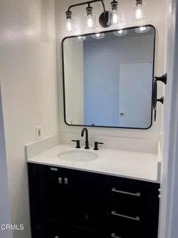 $2,300 | 8882 North Ventura Avenue, Ventura, CA 93001