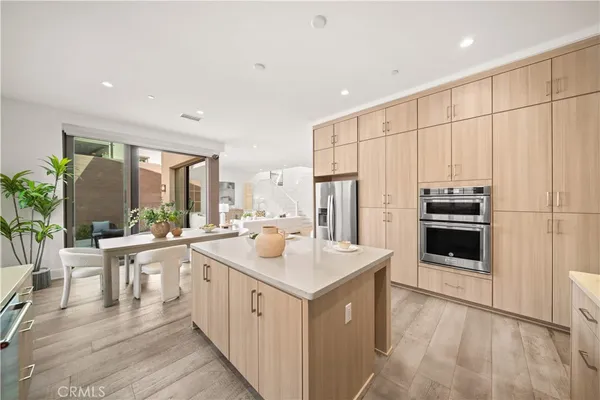 $2,100,000 | 111 Donati, Irvine, CA 92602