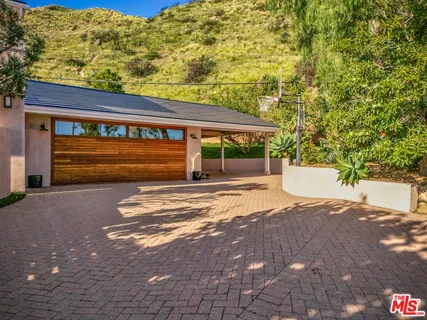 $3,095,000 | 20207 Piedra Chica Road, Malibu, CA 90265