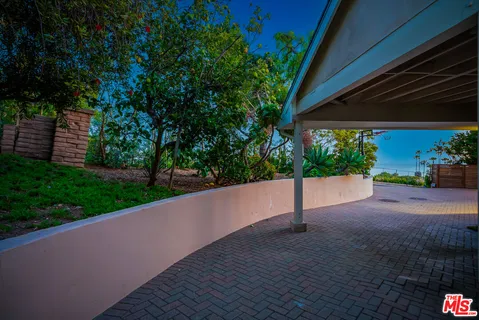 $3,095,000 | 20207 Piedra Chica Road, Malibu, CA 90265