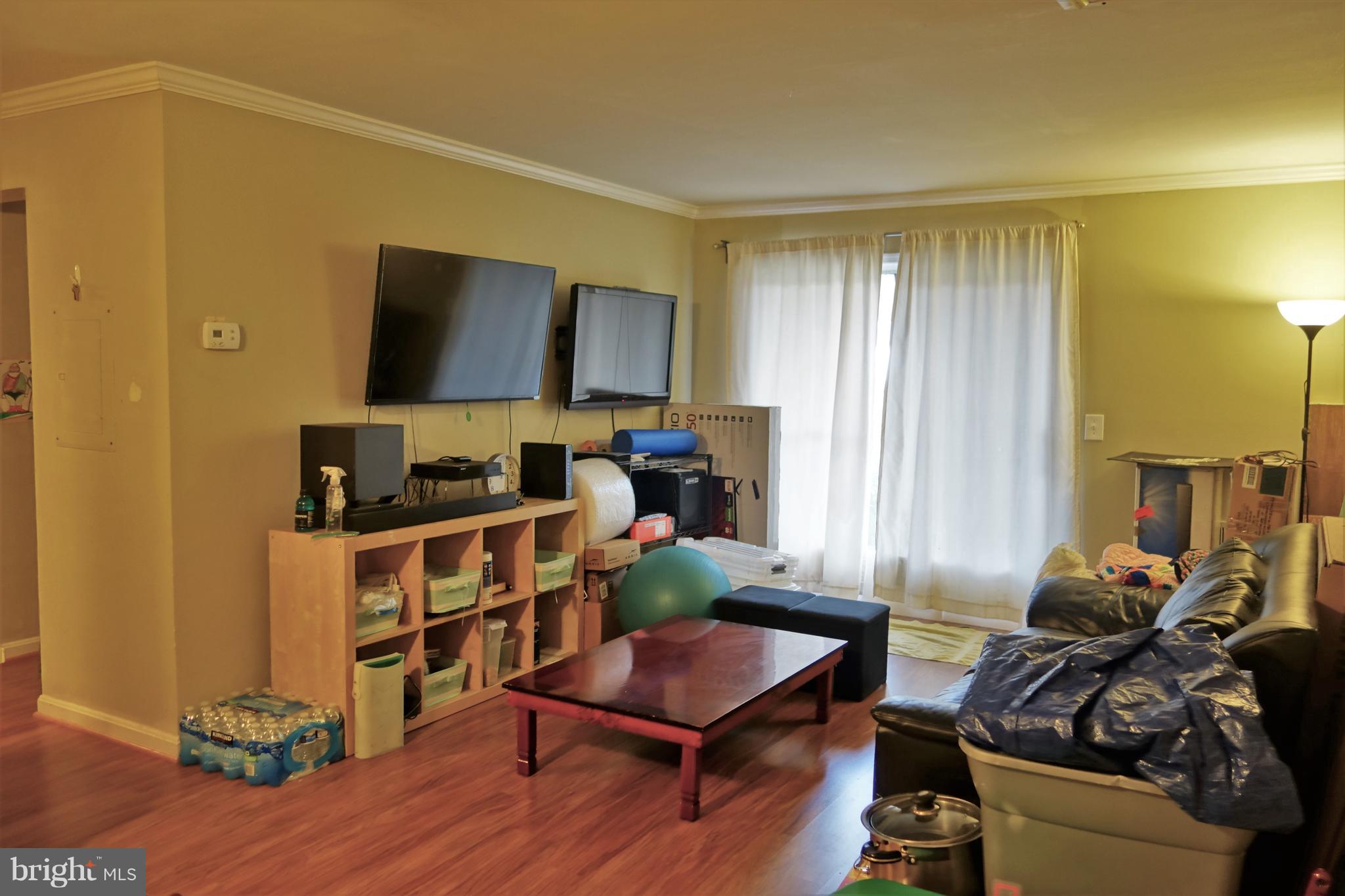 14901 Rydell Road, Unit 104 Centreville, VA 20121 - Photo 3 of 10 Living Room