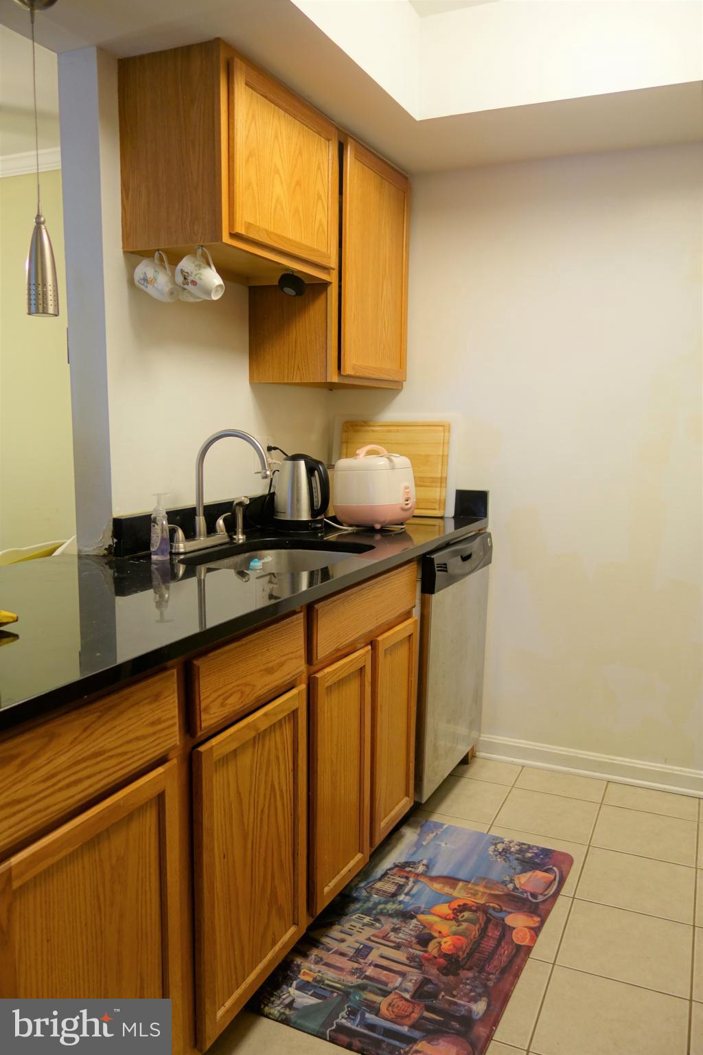 14901 Rydell Road, Unit 104 Centreville, VA 20121 - Photo 6 of 10 Kitchen