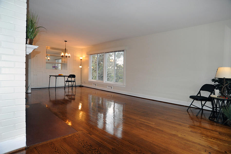 543 Dillard Road Southwest Roanoke, VA 24014 - Photo 11 of 37 Living room1 (1)