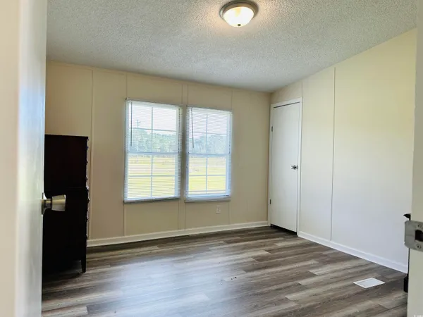 $184,900 | 2067 Willow Creek Road, Effingham, SC 29541