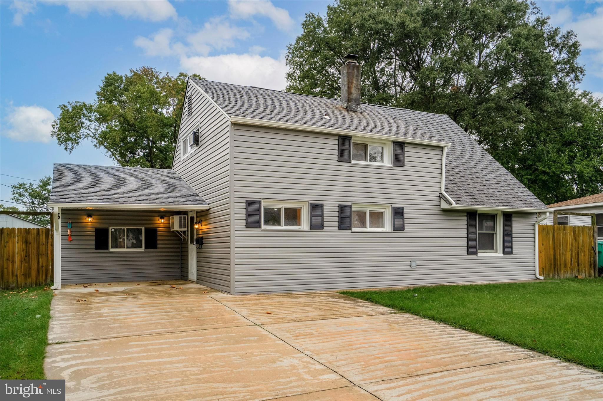 5 Indian Red Road Levittown, PA 19057 - Photo 1 of 25