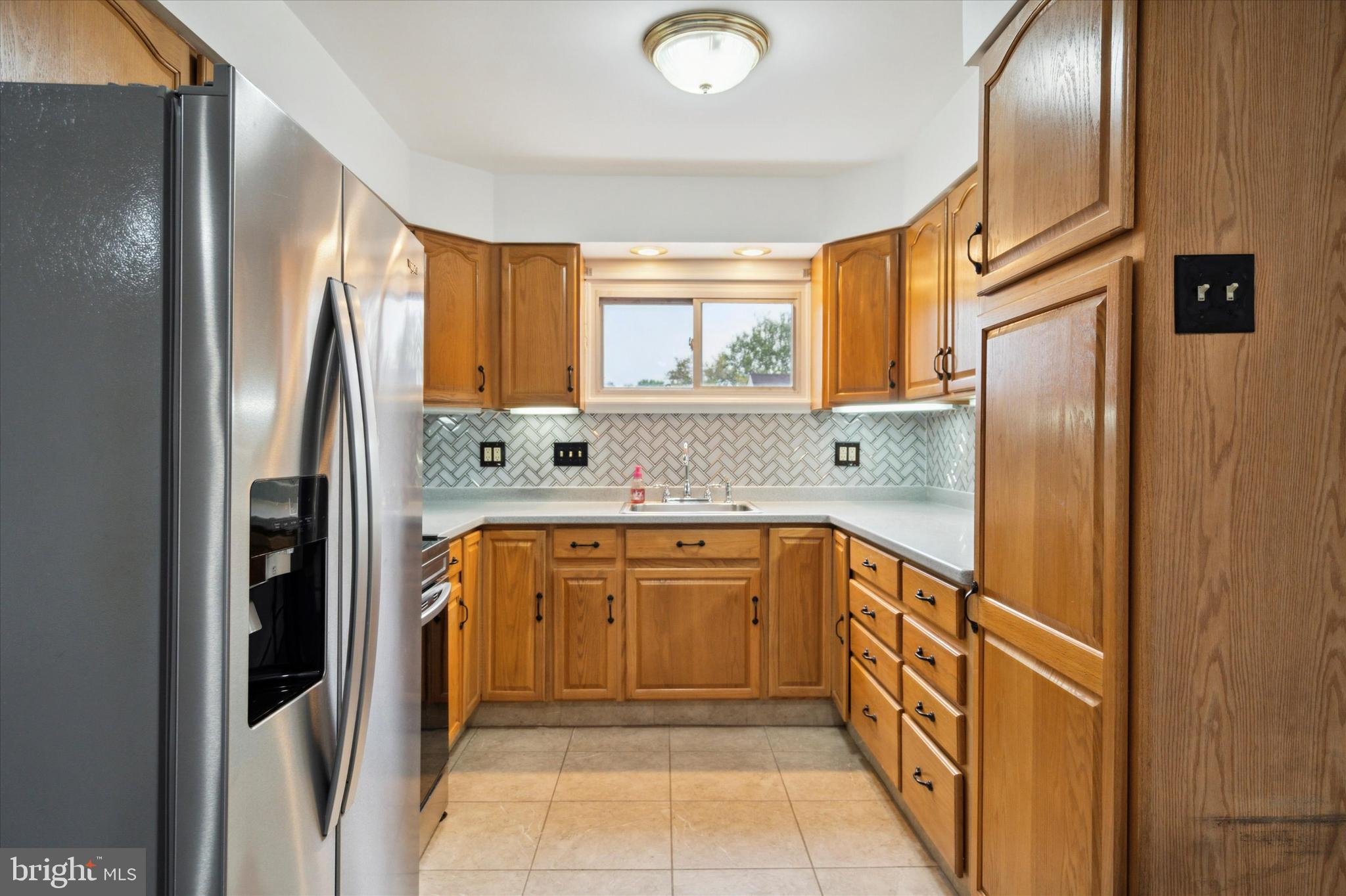 5 Indian Red Road Levittown, PA 19057 - Photo 2 of 25