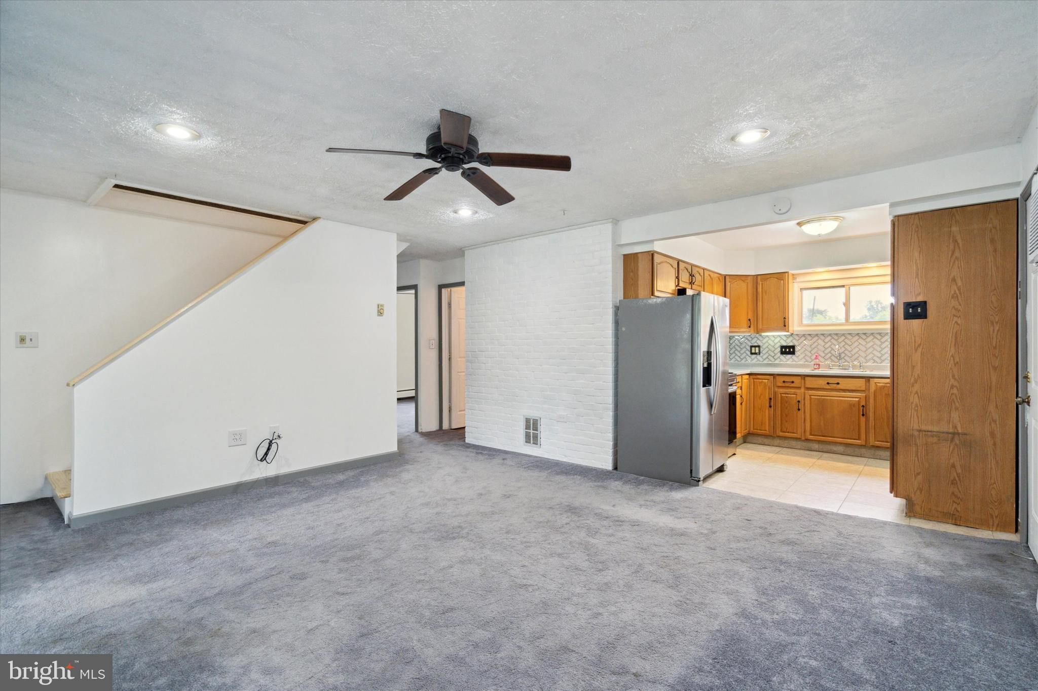 5 Indian Red Road Levittown, PA 19057 - Photo 3 of 25