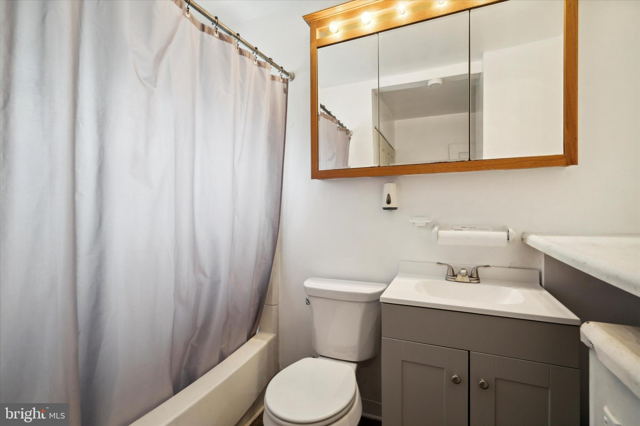 5 Indian Red Road Levittown, PA 19057 - Photo 9 of 25