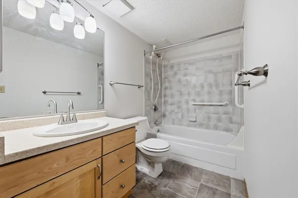 $139,900 | 78 10th Street East, Unit 1702, St. Paul, MN 55101