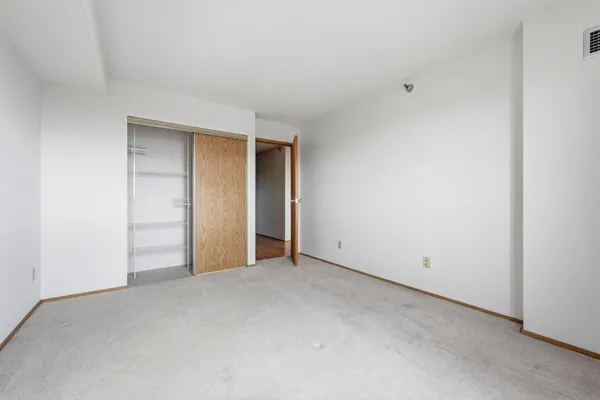 $139,900 | 78 10th Street East, Unit 1702, St. Paul, MN 55101