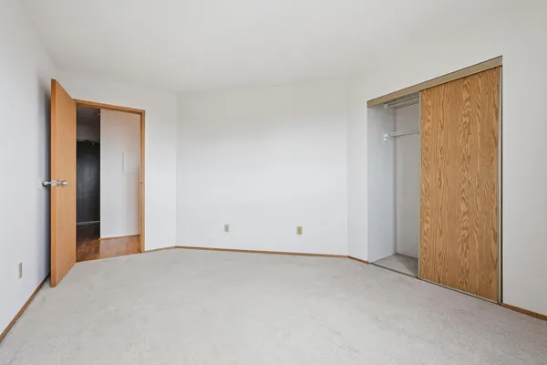 $139,900 | 78 10th Street East, Unit 1702, St. Paul, MN 55101