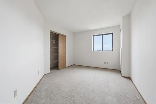 $139,900 | 78 10th Street East, Unit 1702, St. Paul, MN 55101