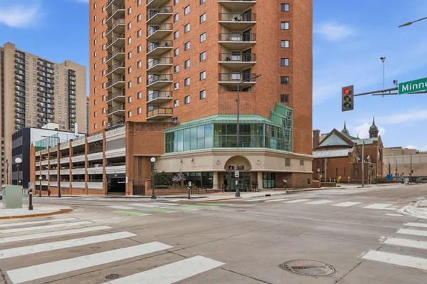 $139,900 | 78 10th Street East, Unit 1702, St. Paul, MN 55101