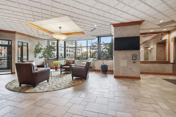 $139,900 | 78 10th Street East, Unit 1702, St. Paul, MN 55101