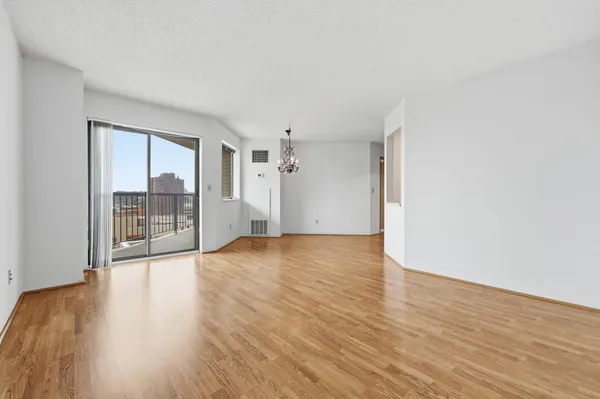 $139,900 | 78 10th Street East, Unit 1702, St. Paul, MN 55101