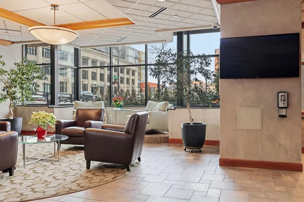 $139,900 | 78 10th Street East, Unit 1702, St. Paul, MN 55101