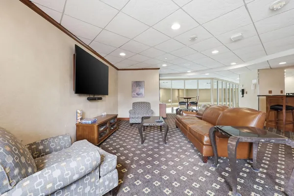 $139,900 | 78 10th Street East, Unit 1702, St. Paul, MN 55101