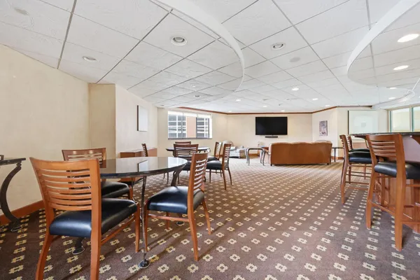 $139,900 | 78 10th Street East, Unit 1702, St. Paul, MN 55101