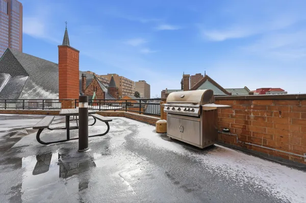 $139,900 | 78 10th Street East, Unit 1702, St. Paul, MN 55101