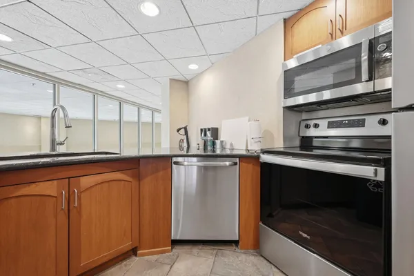 $139,900 | 78 10th Street East, Unit 1702, St. Paul, MN 55101