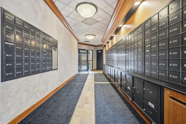 $139,900 | 78 10th Street East, Unit 1702, St. Paul, MN 55101