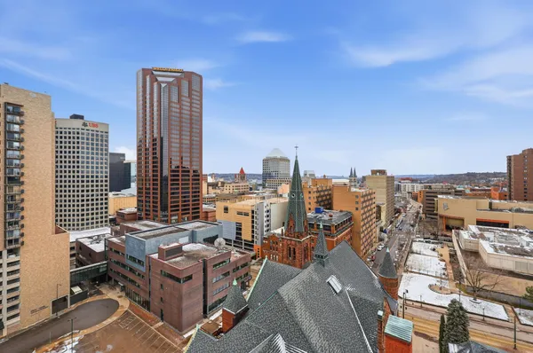 $139,900 | 78 10th Street East, Unit 1702, St. Paul, MN 55101