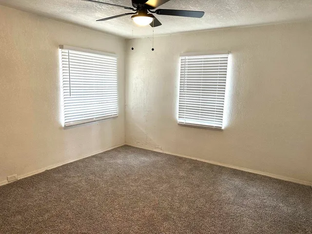 $174,800 | 200 Northeast Alpine, Plainview, TX 79072