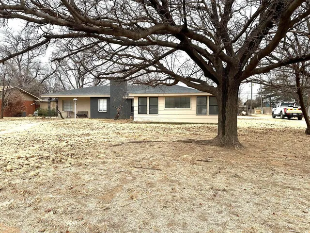 $174,800 | 200 Northeast Alpine, Plainview, TX 79072