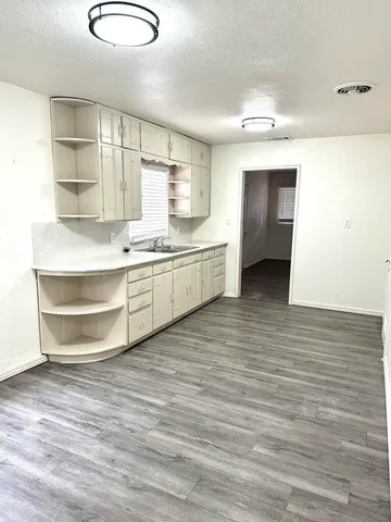 $174,800 | 200 Northeast Alpine, Plainview, TX 79072