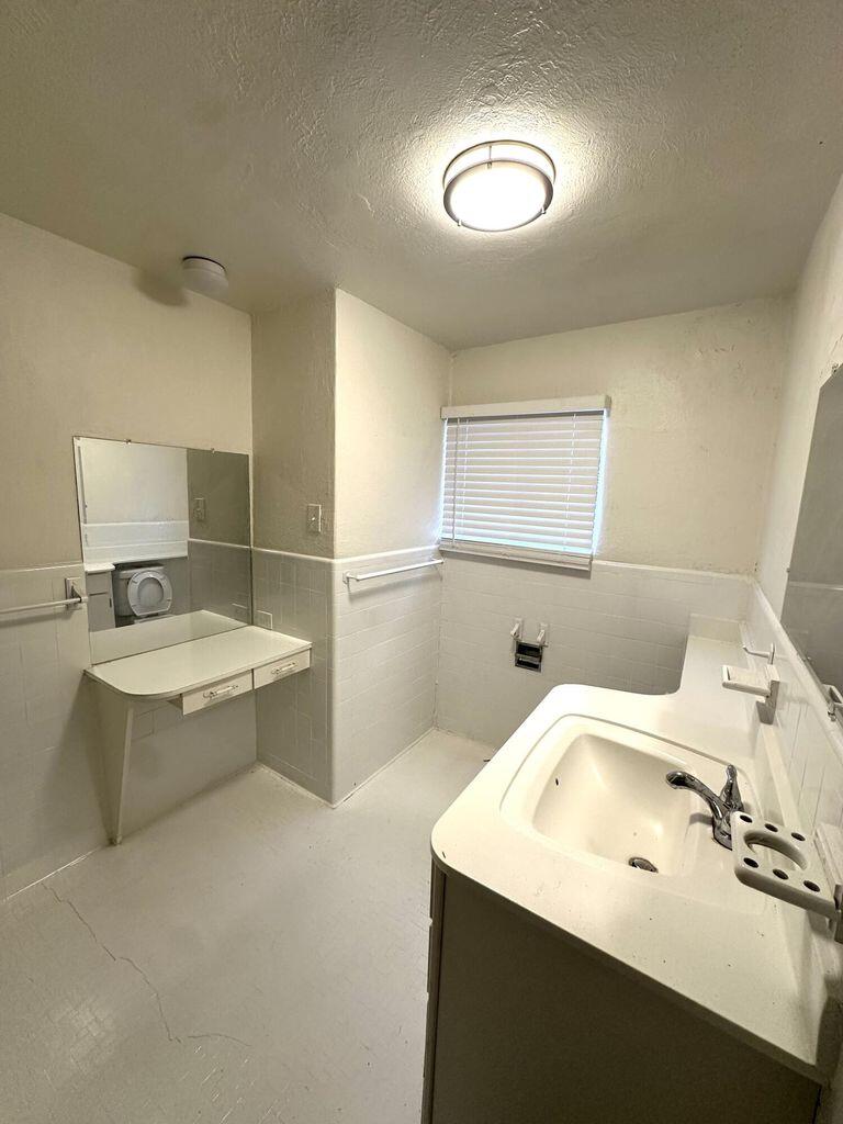 200 Northeast Alpine Plainview, TX 79072 - Photo 8 of 14 8