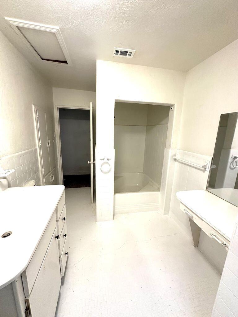 200 Northeast Alpine Plainview, TX 79072 - Photo 9 of 14 9