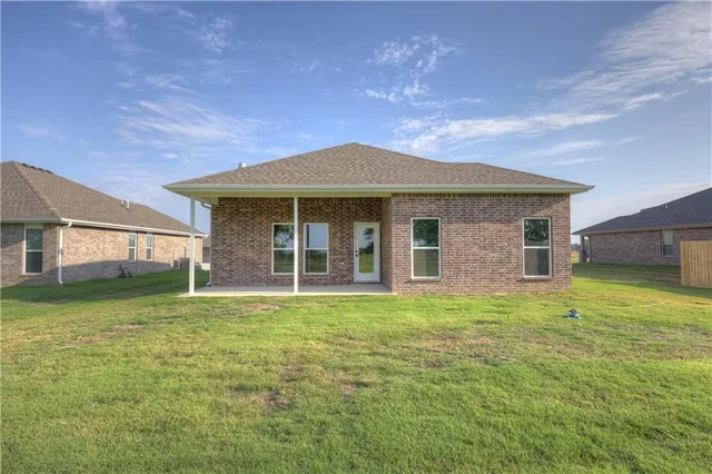 $299,943 | 304 Belgian Blue Boulevard, Carl Junction, MO 64834