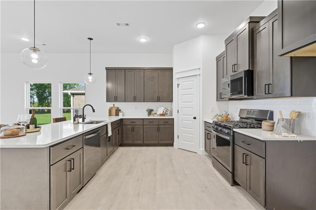 304 Belgian Blue Boulevard Carl Junction, MO 64834 - Photo 6 of 37