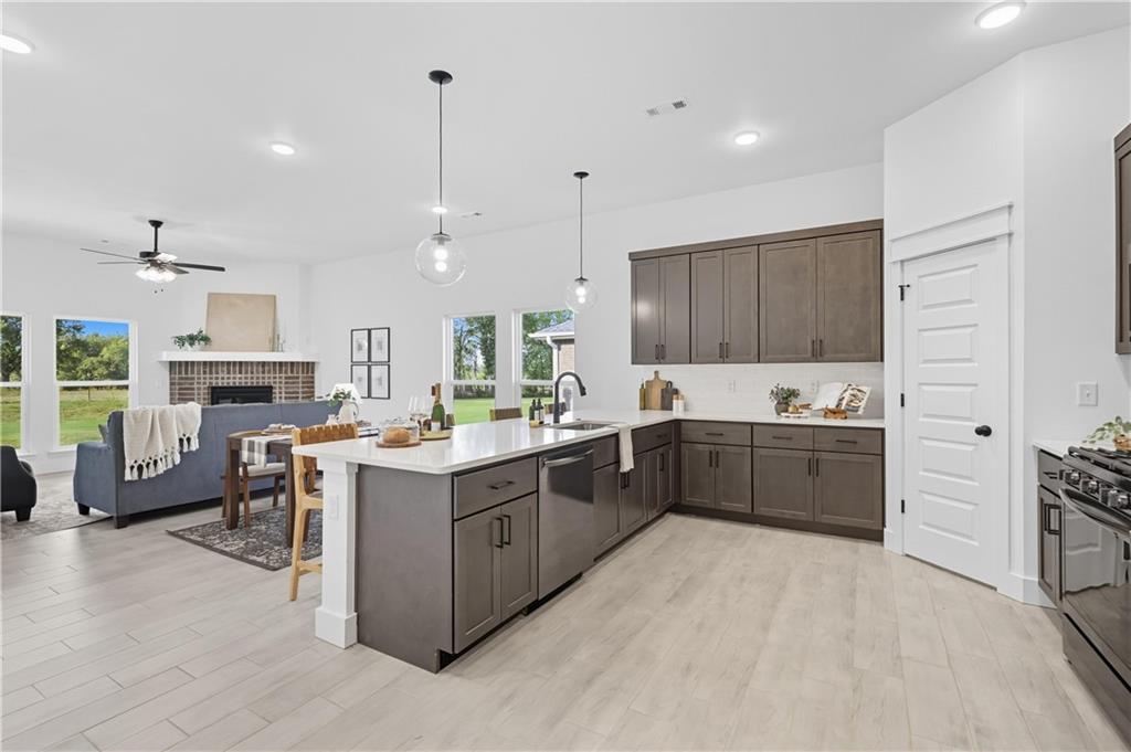 304 Belgian Blue Boulevard Carl Junction, MO 64834 - Photo 7 of 37