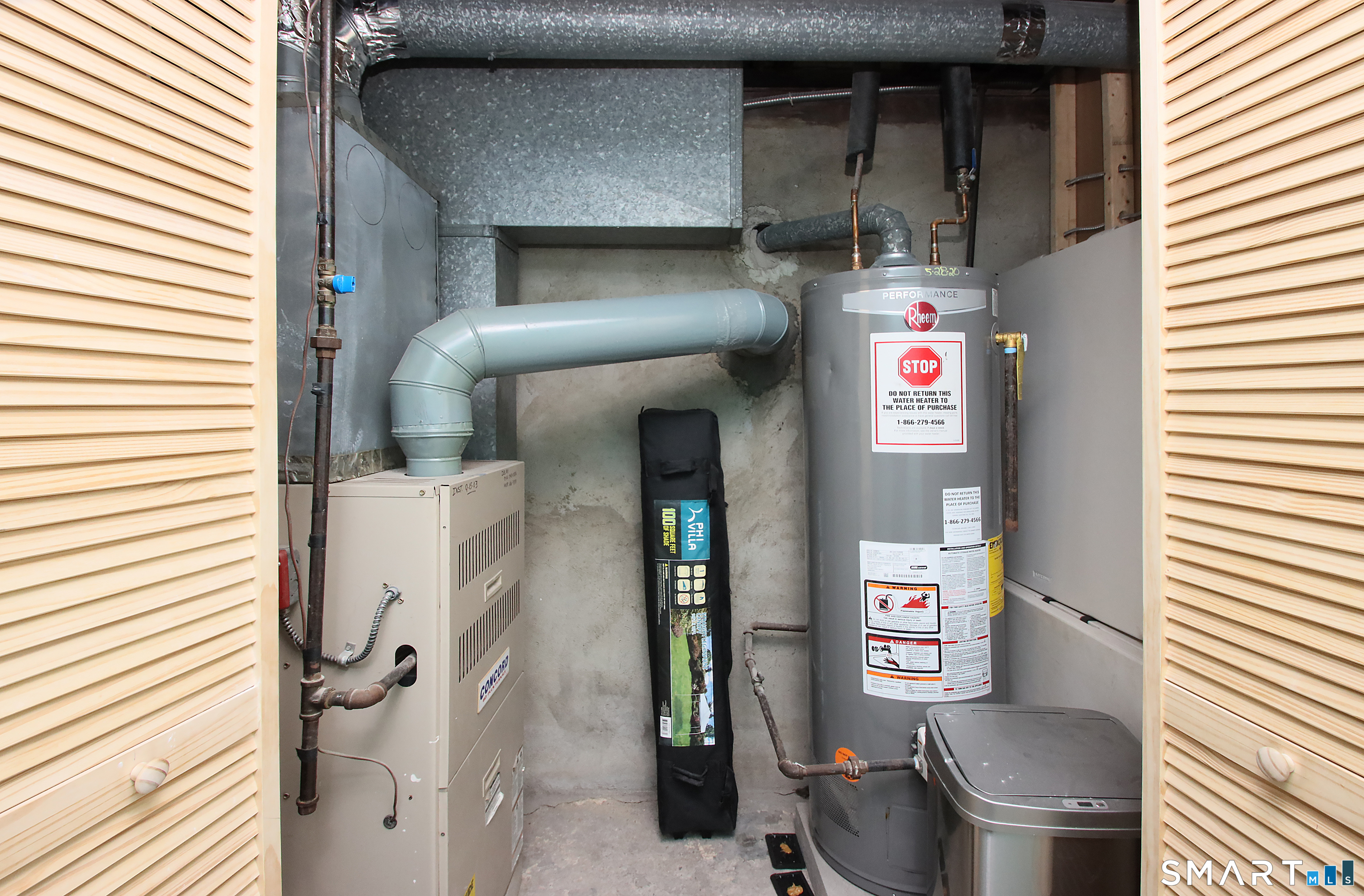 750 William Street Bridgeport, CT 06608 - Photo 32 of 35 a bathroom with a toilet and a sink