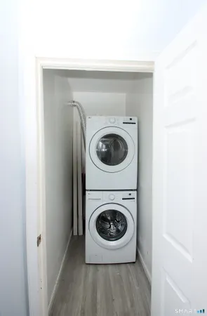 a close up view of a washer and dryer