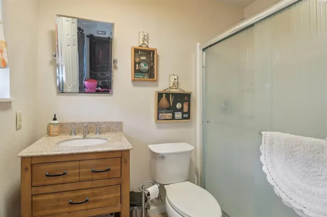 $294,000 | 176 Bayside Circle, Malakoff, TX 75148