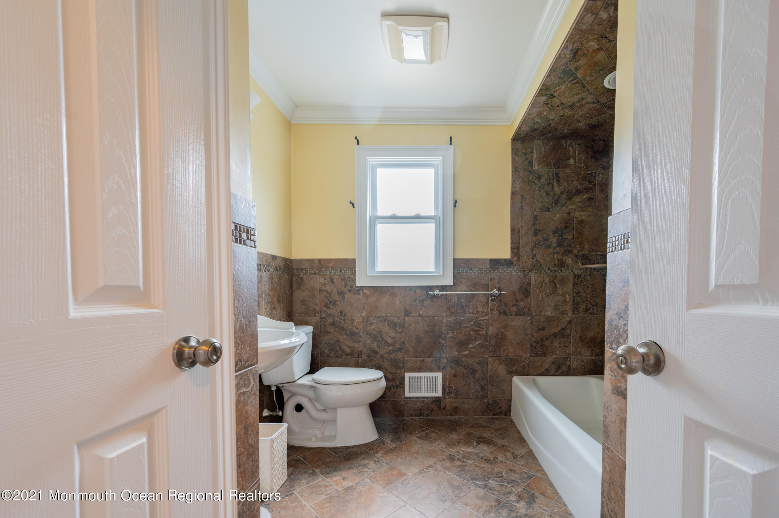 1526 Treeneedle Road Point Pleasant, NJ 08742 - Photo 15 of 26 Bath 1
