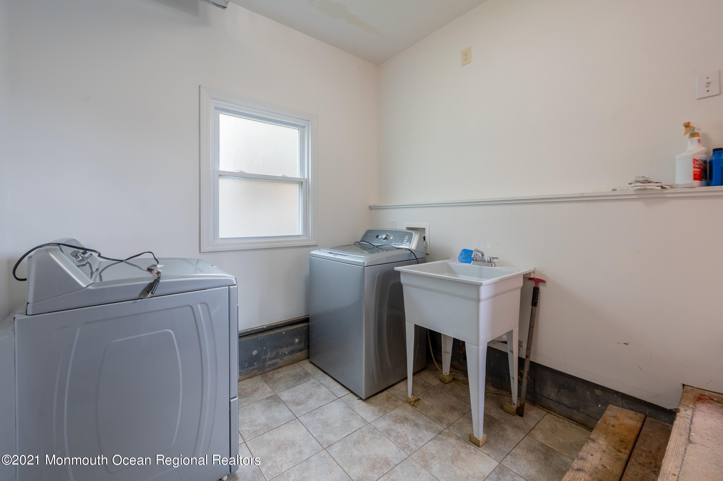 1526 Treeneedle Road Point Pleasant, NJ 08742 - Photo 16 of 26 Laundry