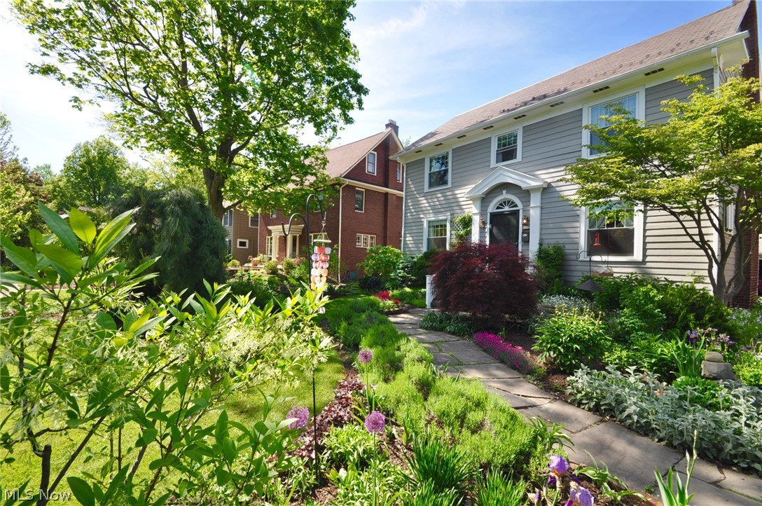 2991 Yorkshire Road Cleveland, OH 44118 - Photo 2 of 25 Gallery Image 2