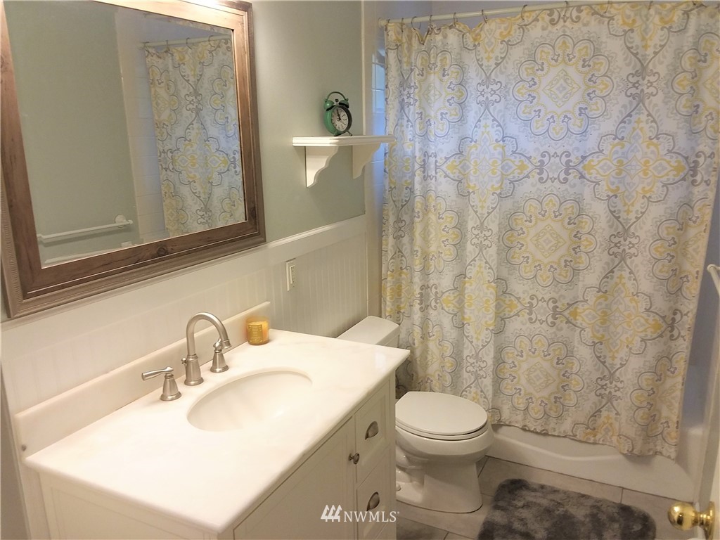 3909 Northeast Iverson Road Poulsbo, WA 98370 - Photo 16 of 25 Gallery Image 16